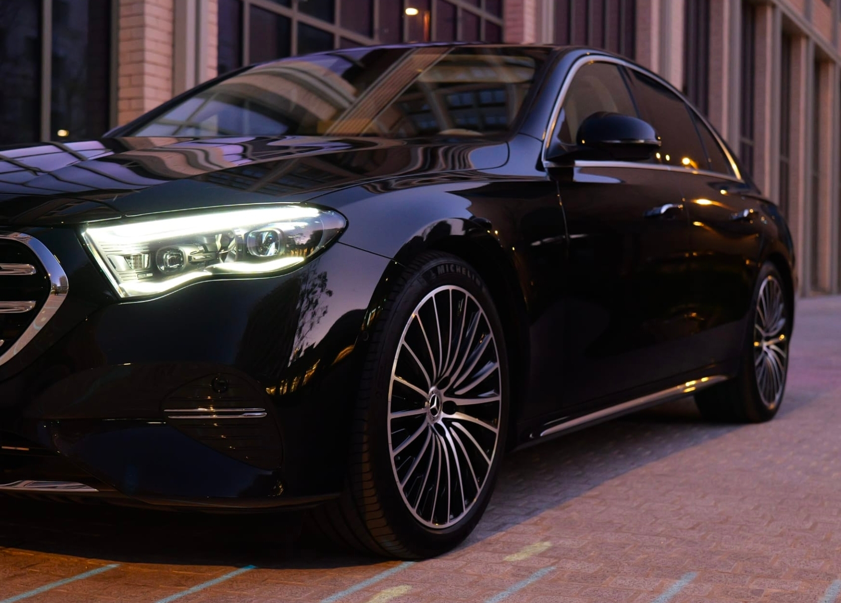 Executive Sedan (Mercedes-Benz E-Class) - Image 4