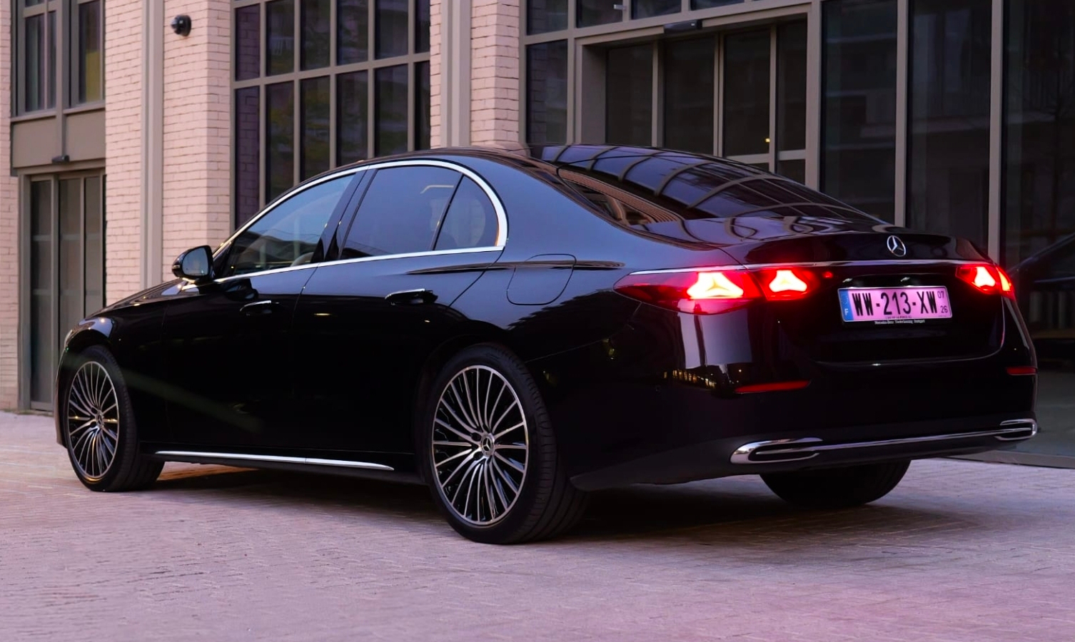 Executive Sedan (Mercedes-Benz E-Class) - Image 5