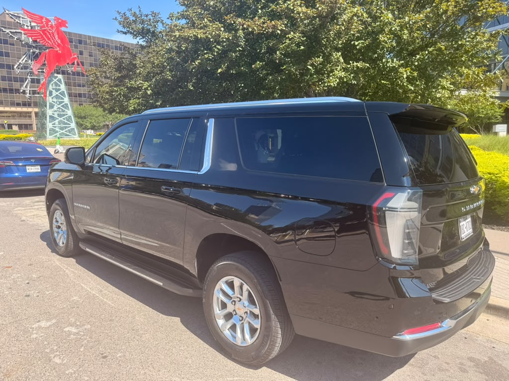 CHEVROLET SUBURBAN 2026 - Image 5
