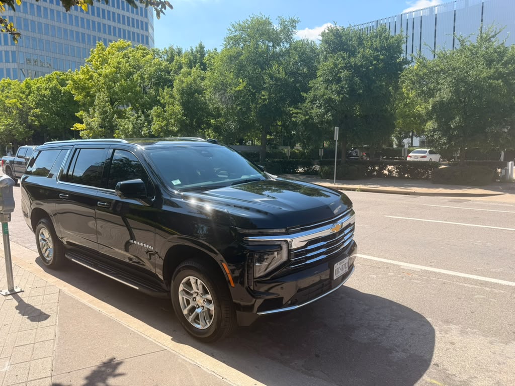 CHEVROLET SUBURBAN 2026 - Image 3