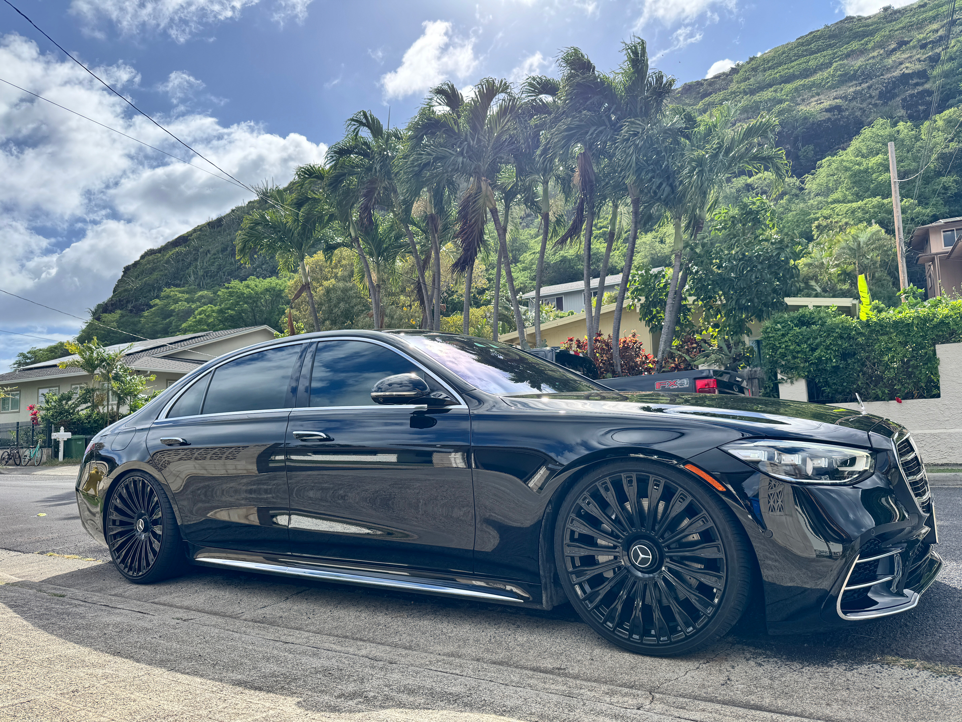 Luxury Sedan - Image 2