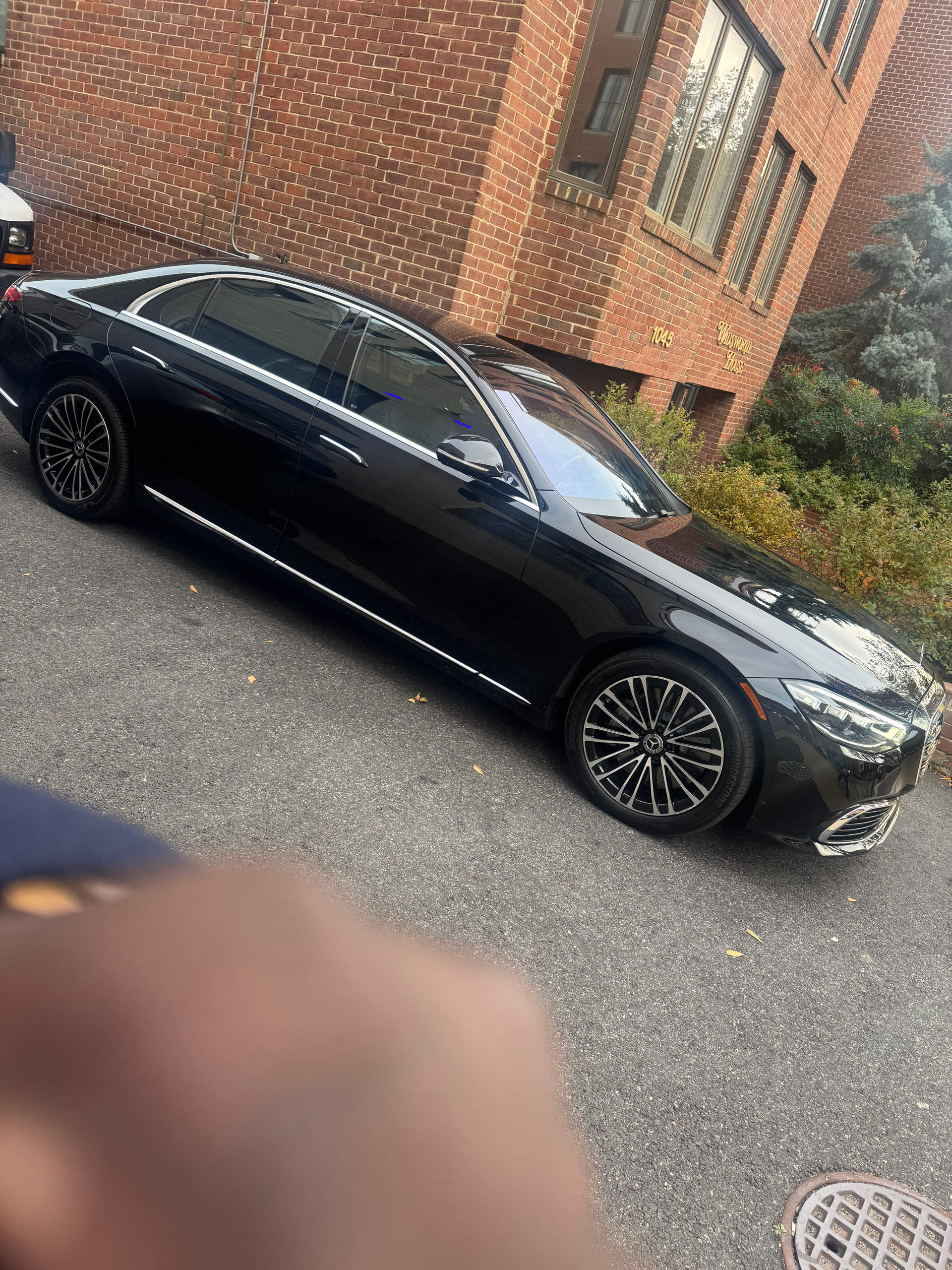 First Class Sedan - Image 2