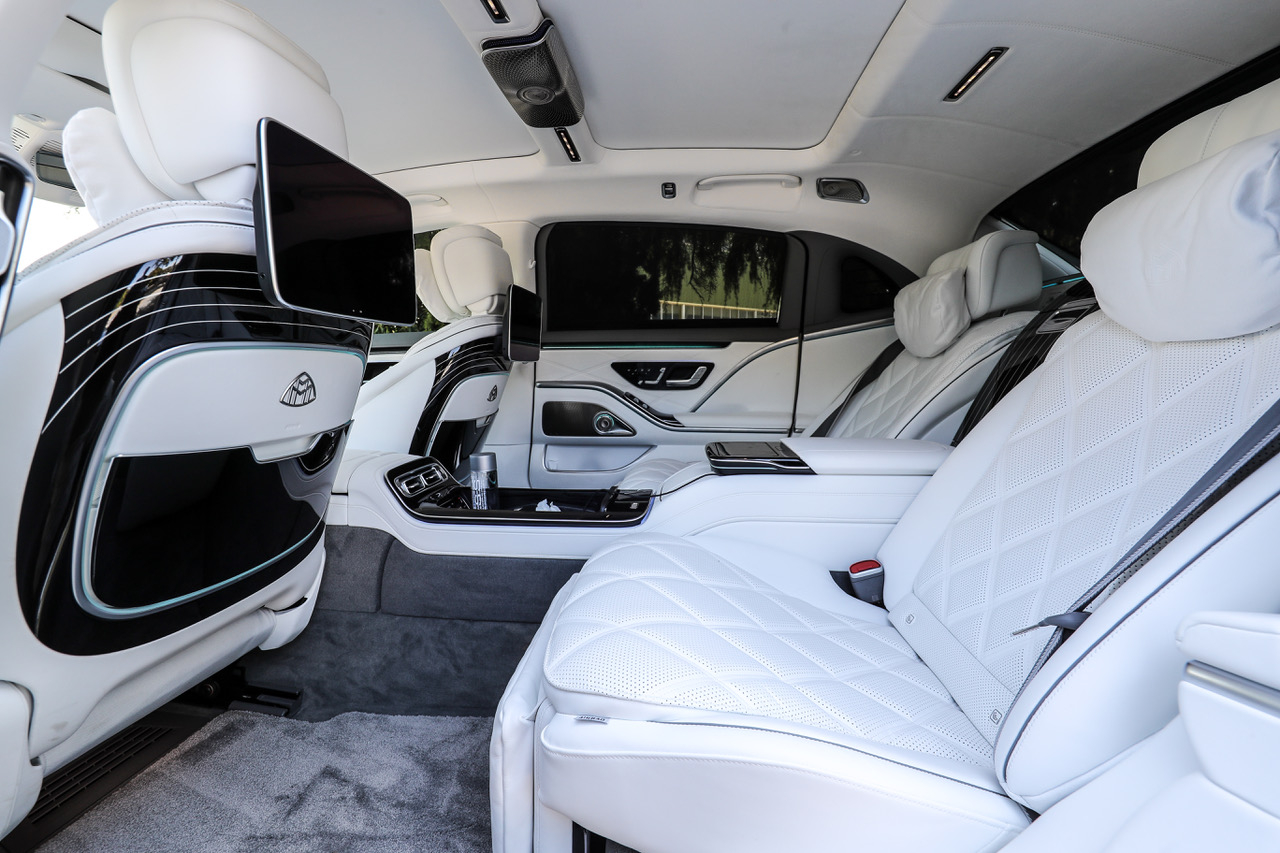 MAYBACH S580 LUXURY SEDAN - Image 2
