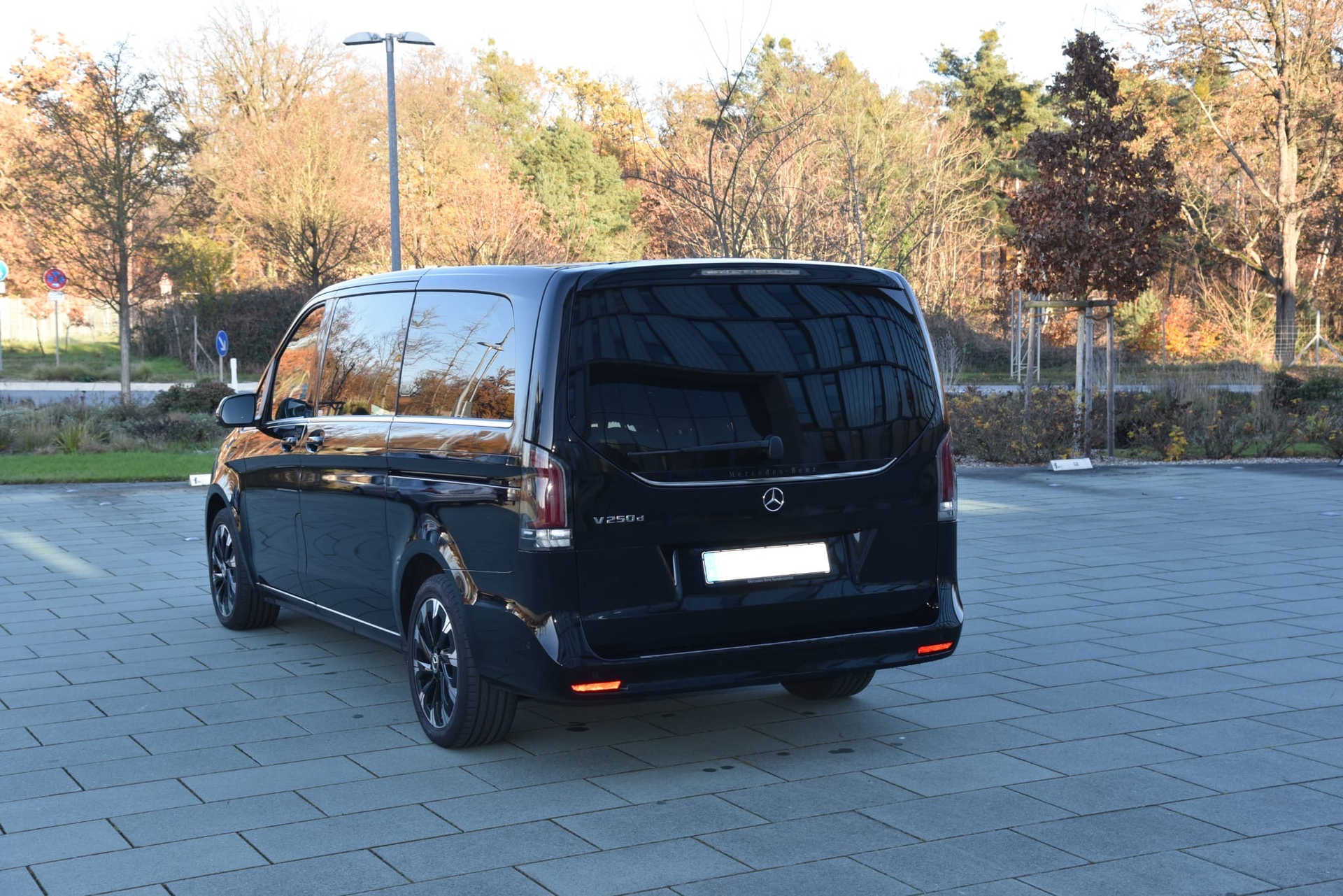 Business VAN/SUV - Image 3