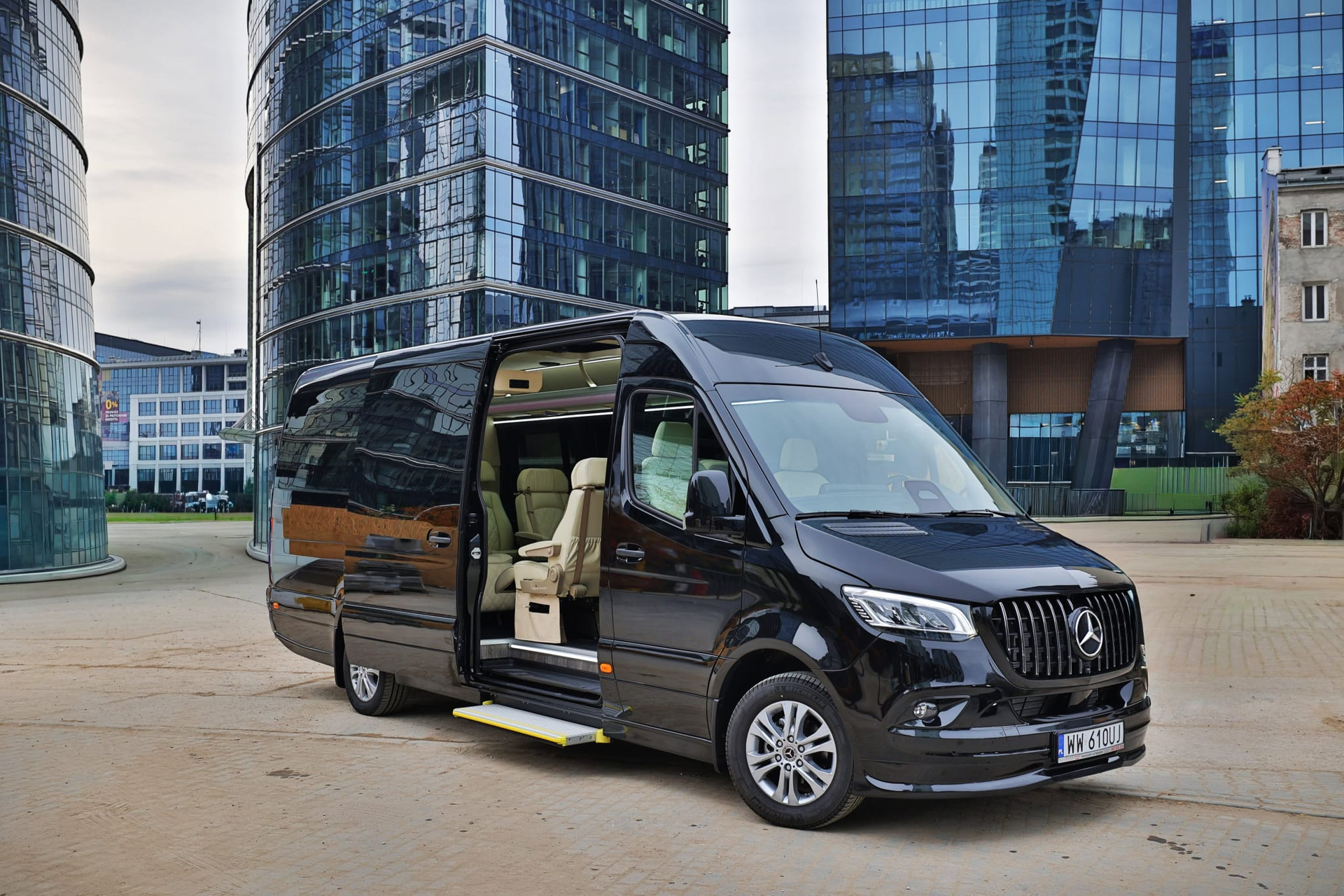 Sprinter VIP 8pax - Image 2