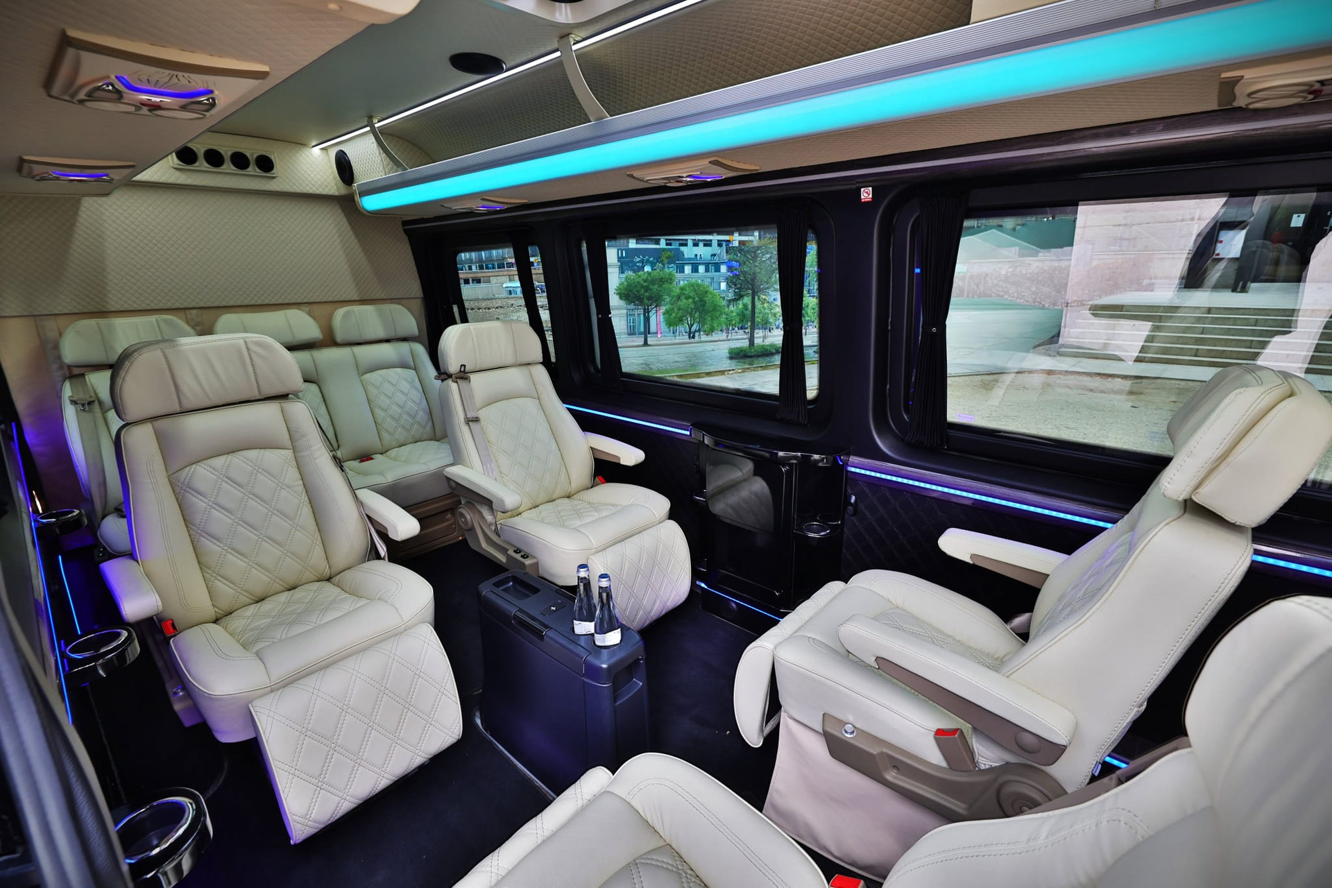 Sprinter VIP 8pax - Image 5