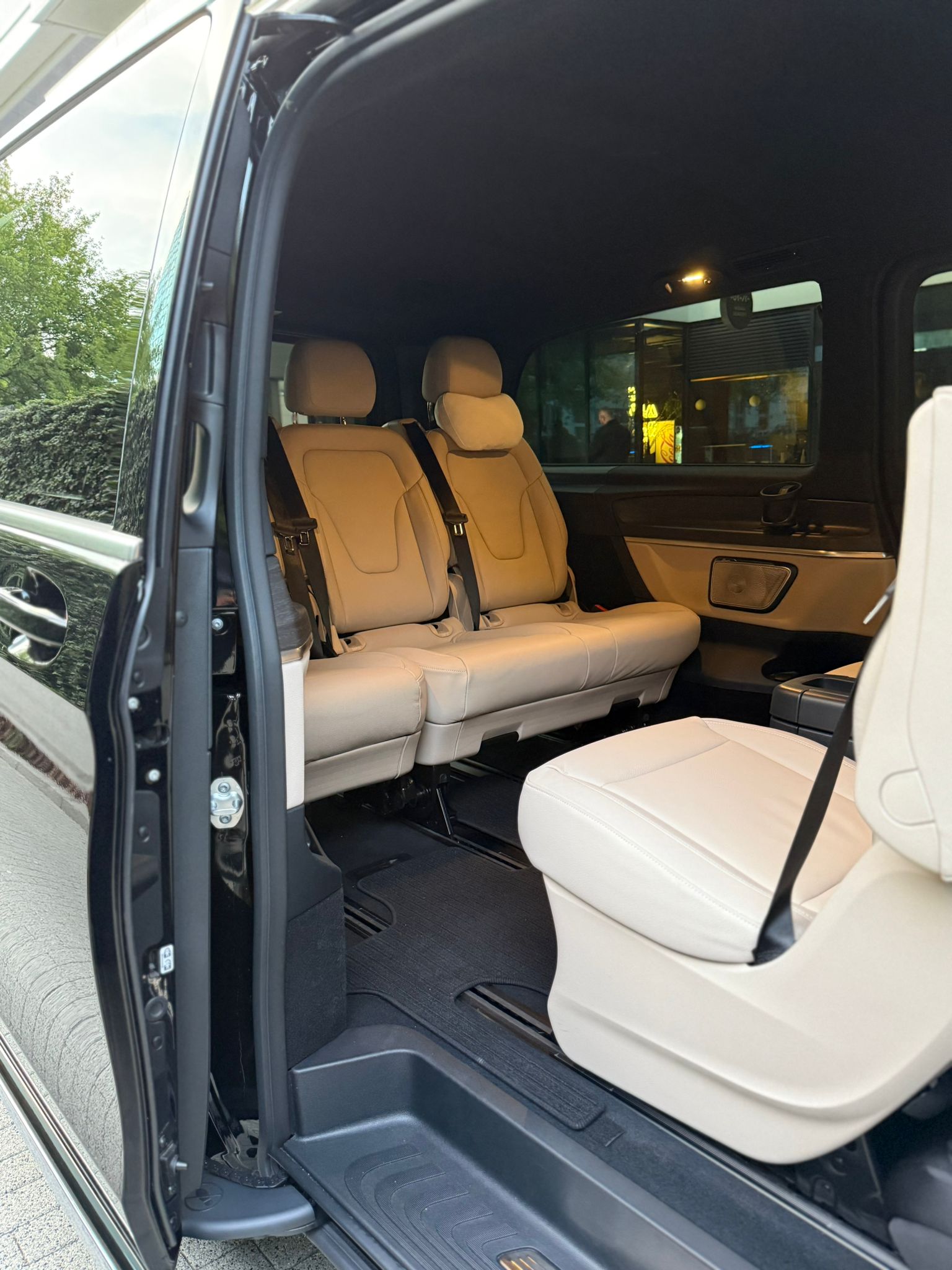 Luxury Van 7pax - Image 6