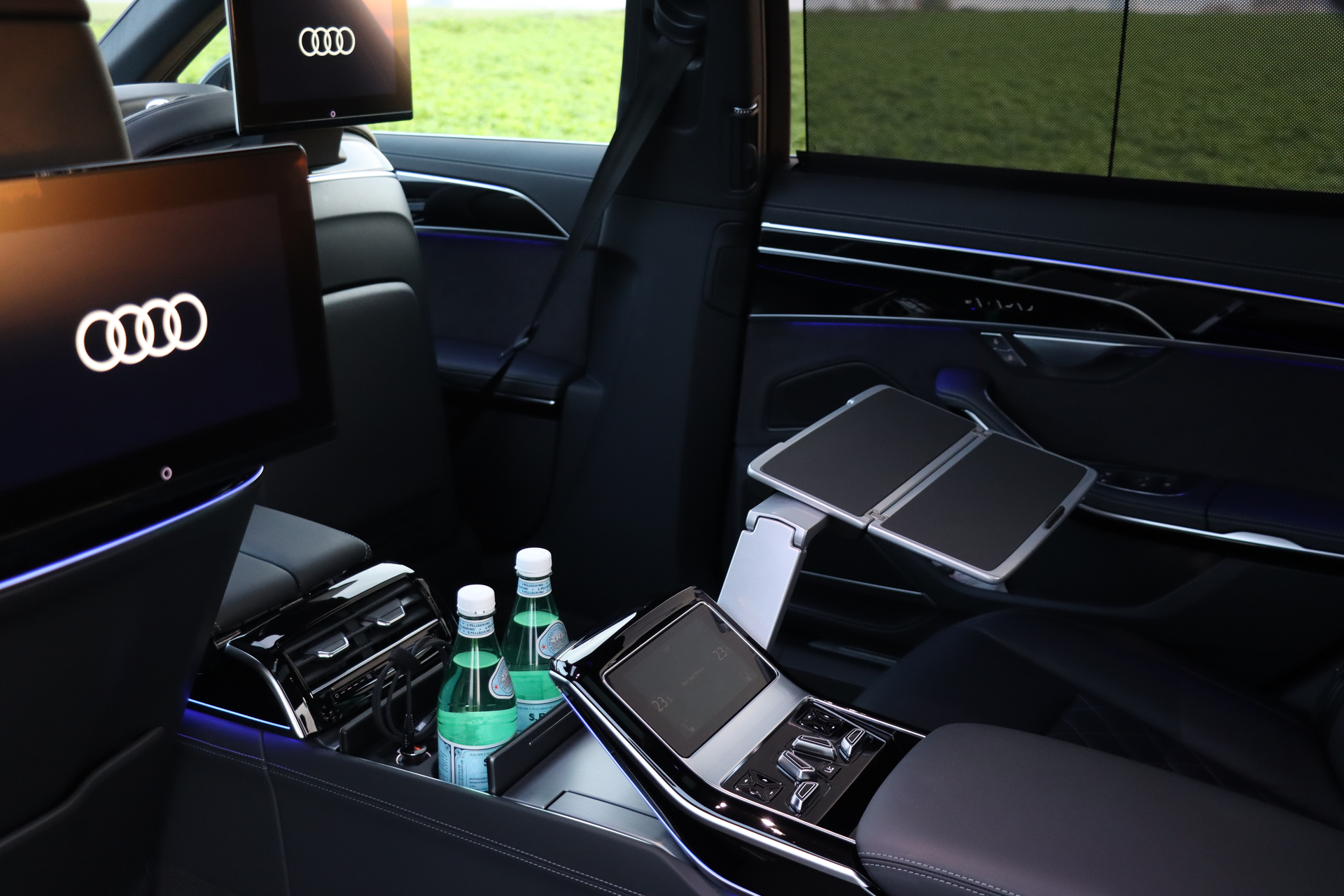 First Class Sedan - Image 3