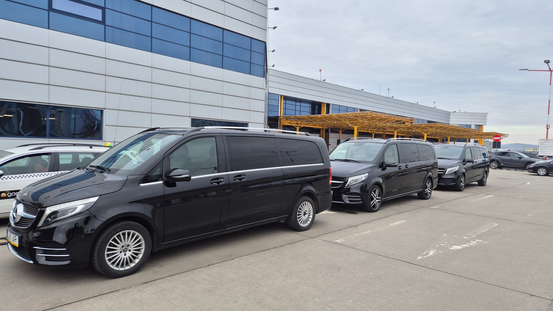 Airport Transfers & Chauffeur services