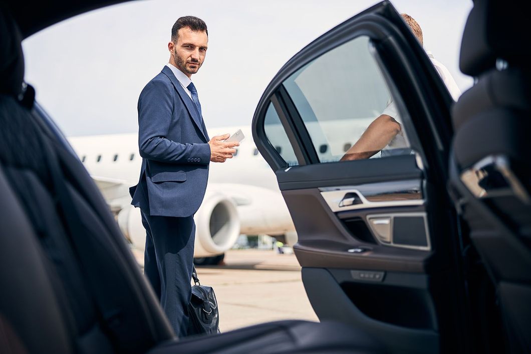 Limousine Ride INC - Where Luxury Meets Professional Chauffeur Expertise