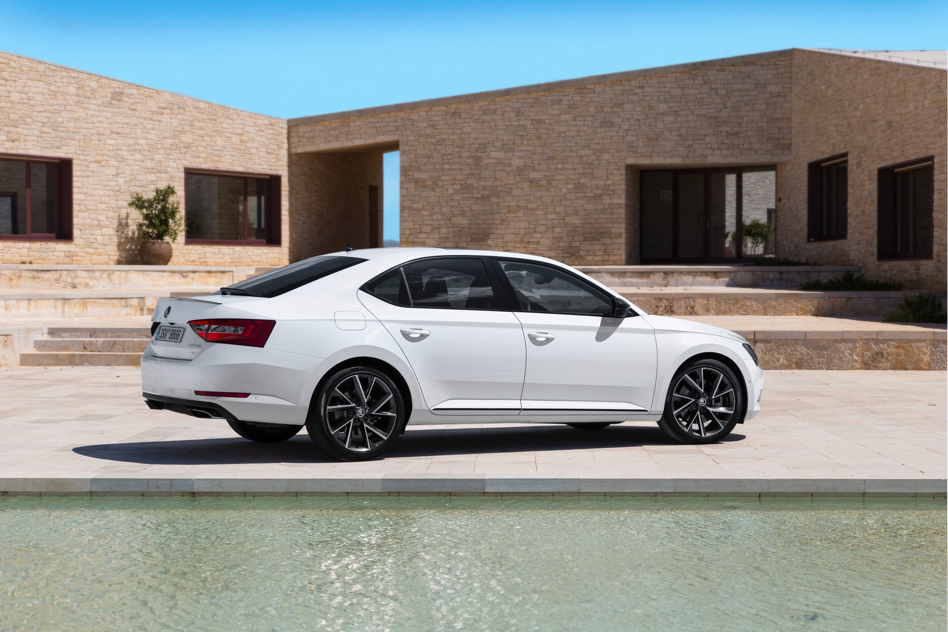 Sedan  Fleet