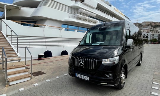 Jet-to-Yacht Transfer