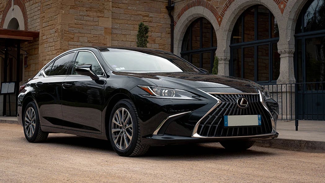 SEDAN LEXUS ES300H (2 PAX) Fleet