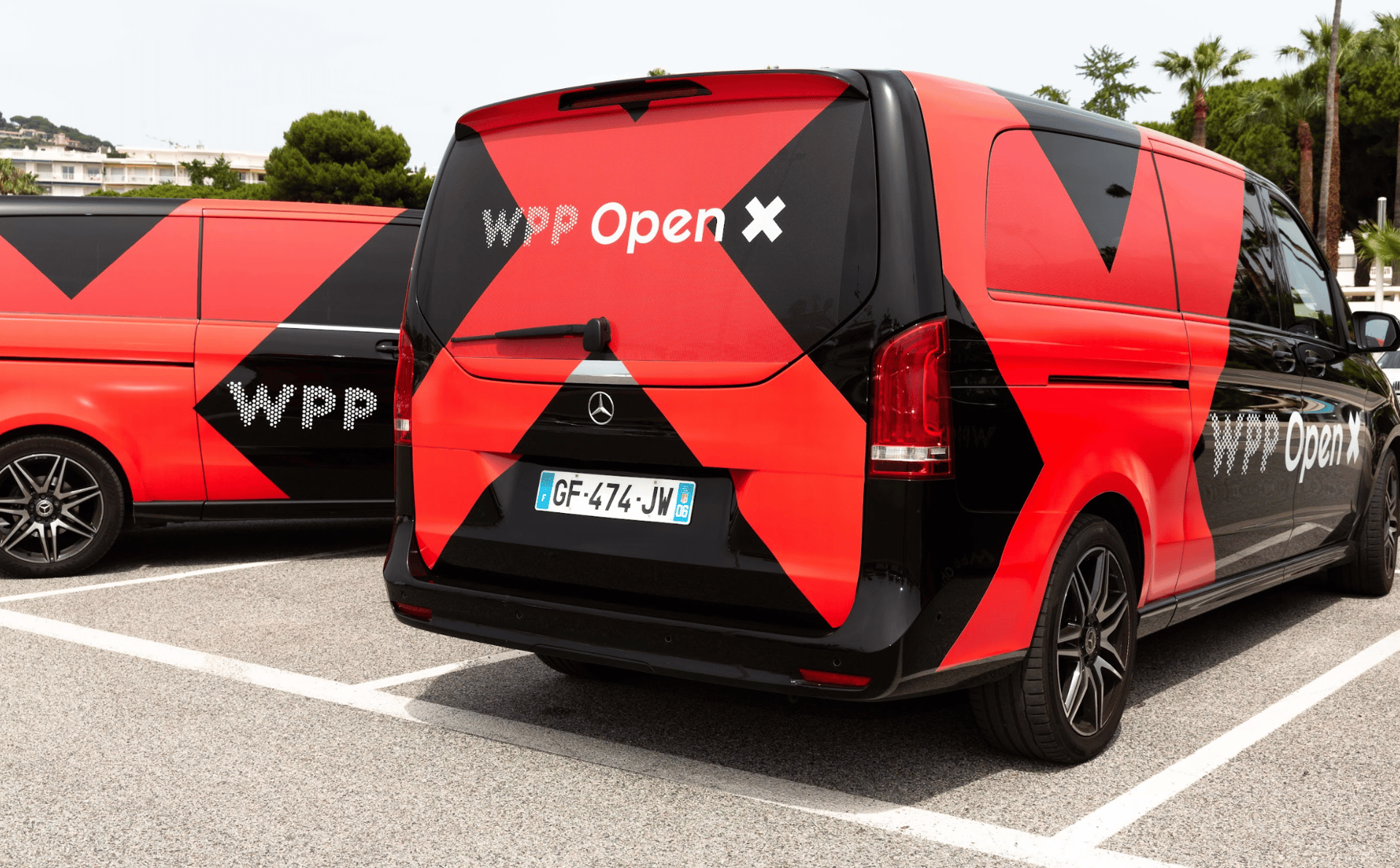 Corporate Branding (Covered van)