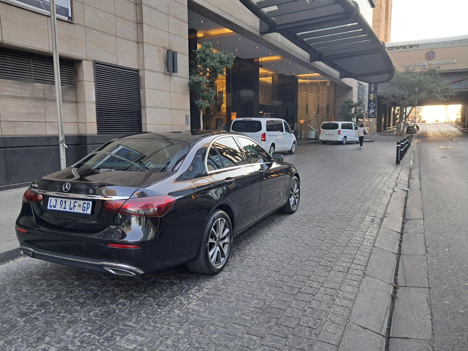 Airport & Hotel Transfers