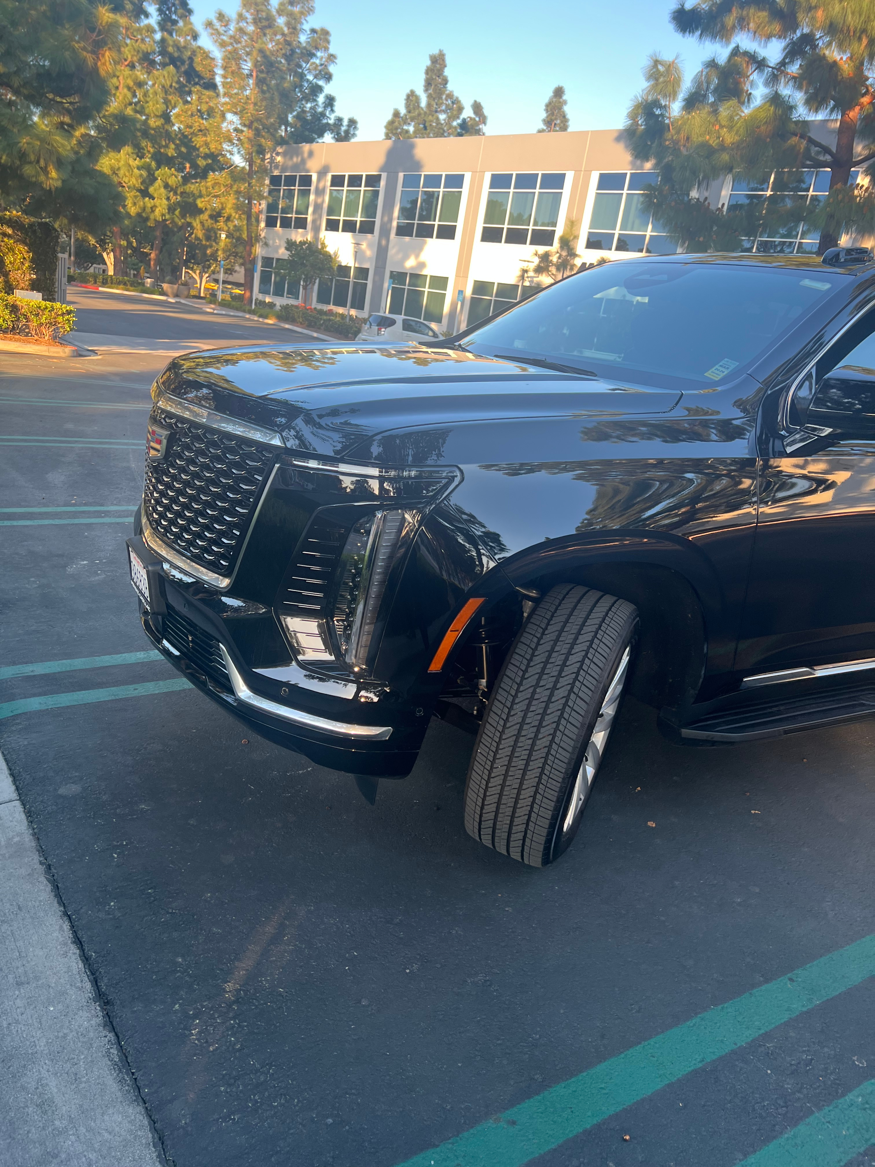 2025 Cadillac Escalade ESV - Image 2