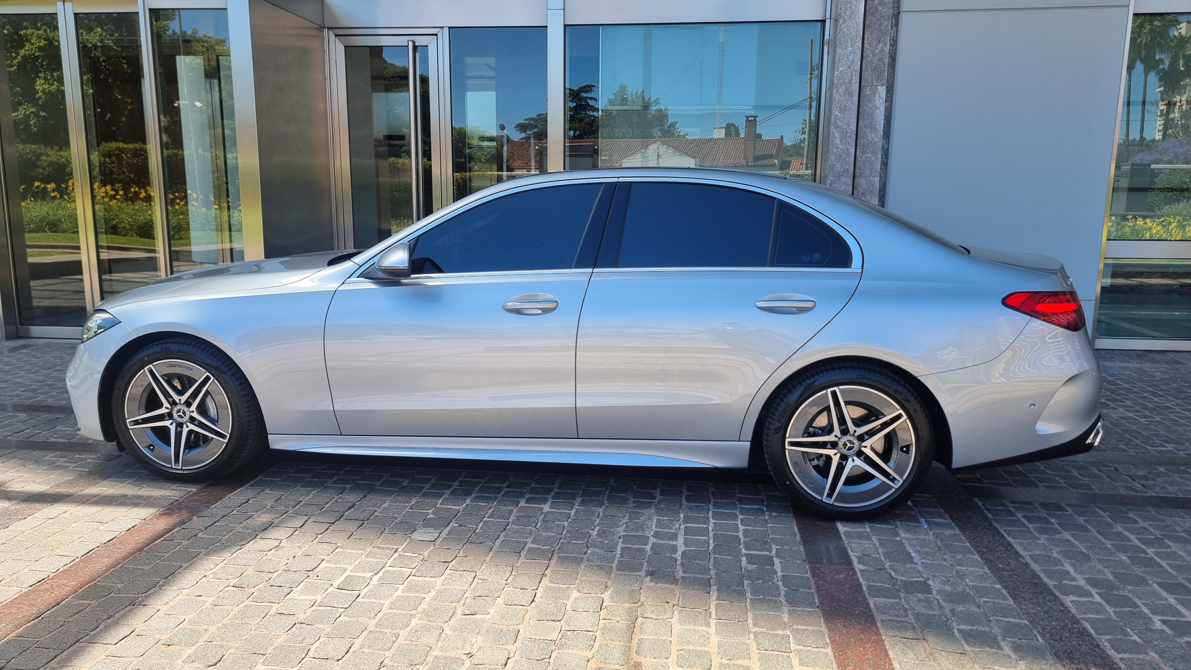 Standard Premium Sedan - Image 2