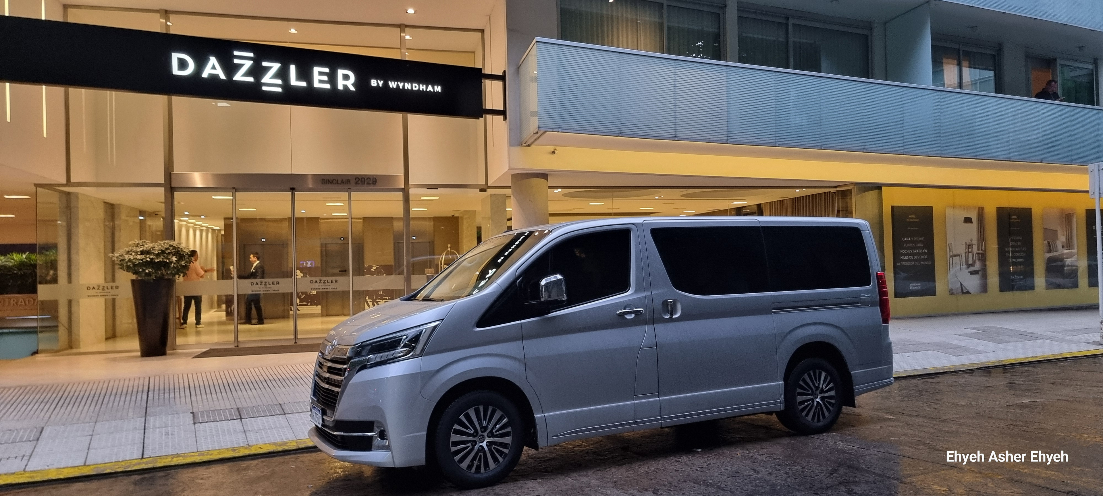 Luxury Minivan - Image 2