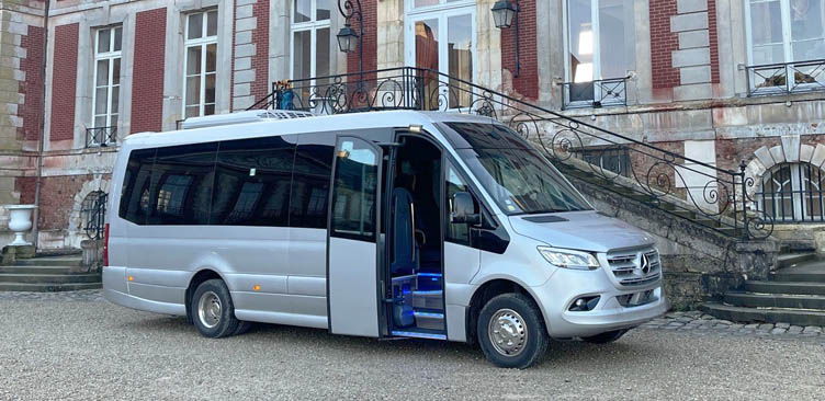 Chauffeur-driven minicoaches - Image 2