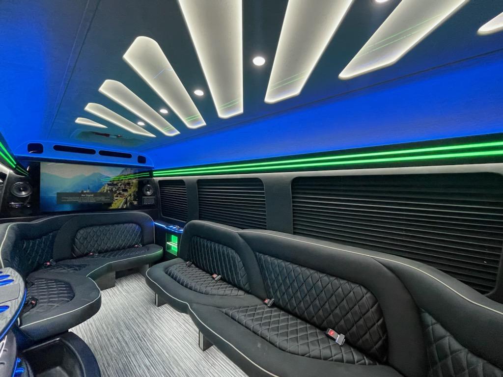 Limo /Party Sprinter - Image 9