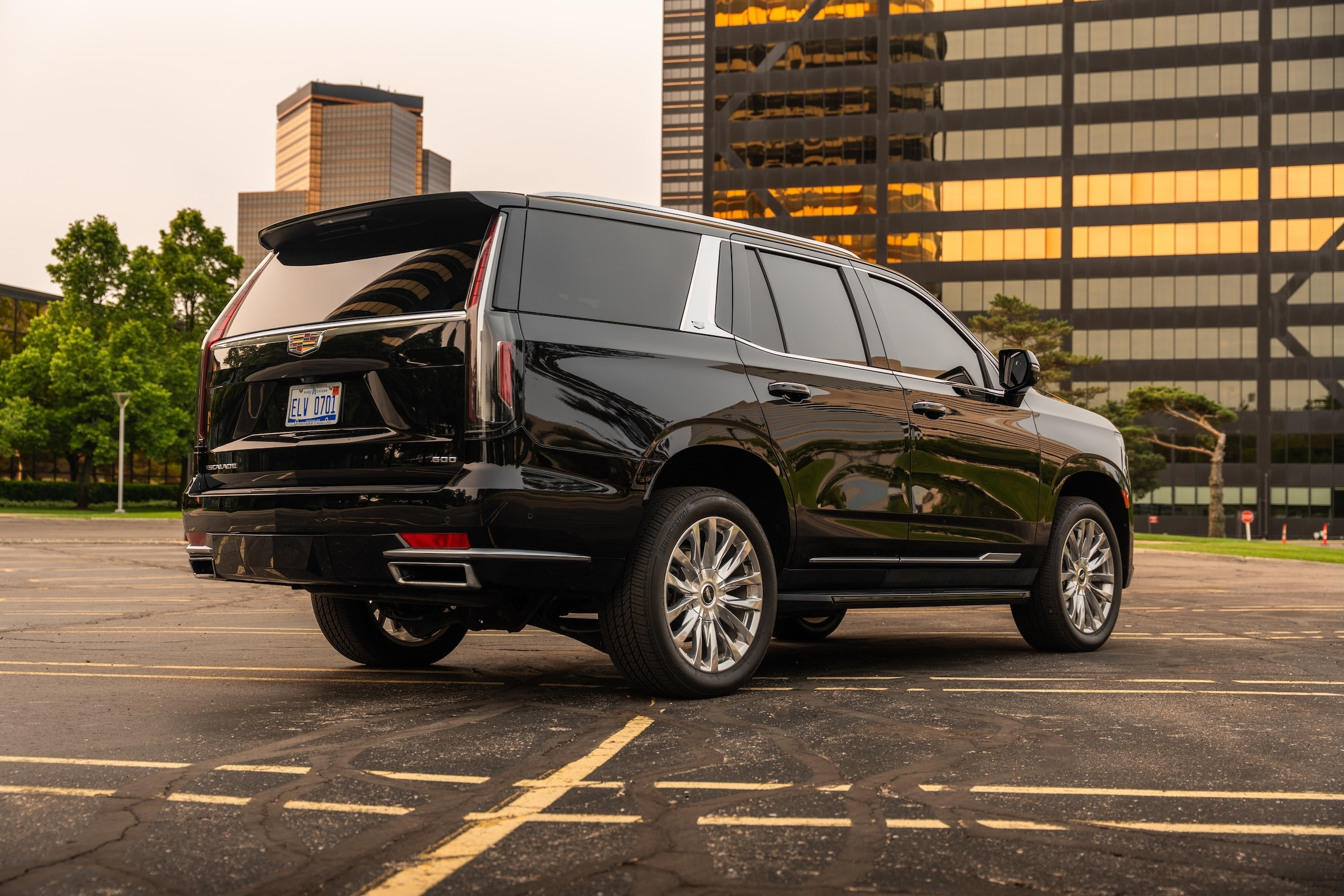 2024 Cadillac Escalade - Image 2