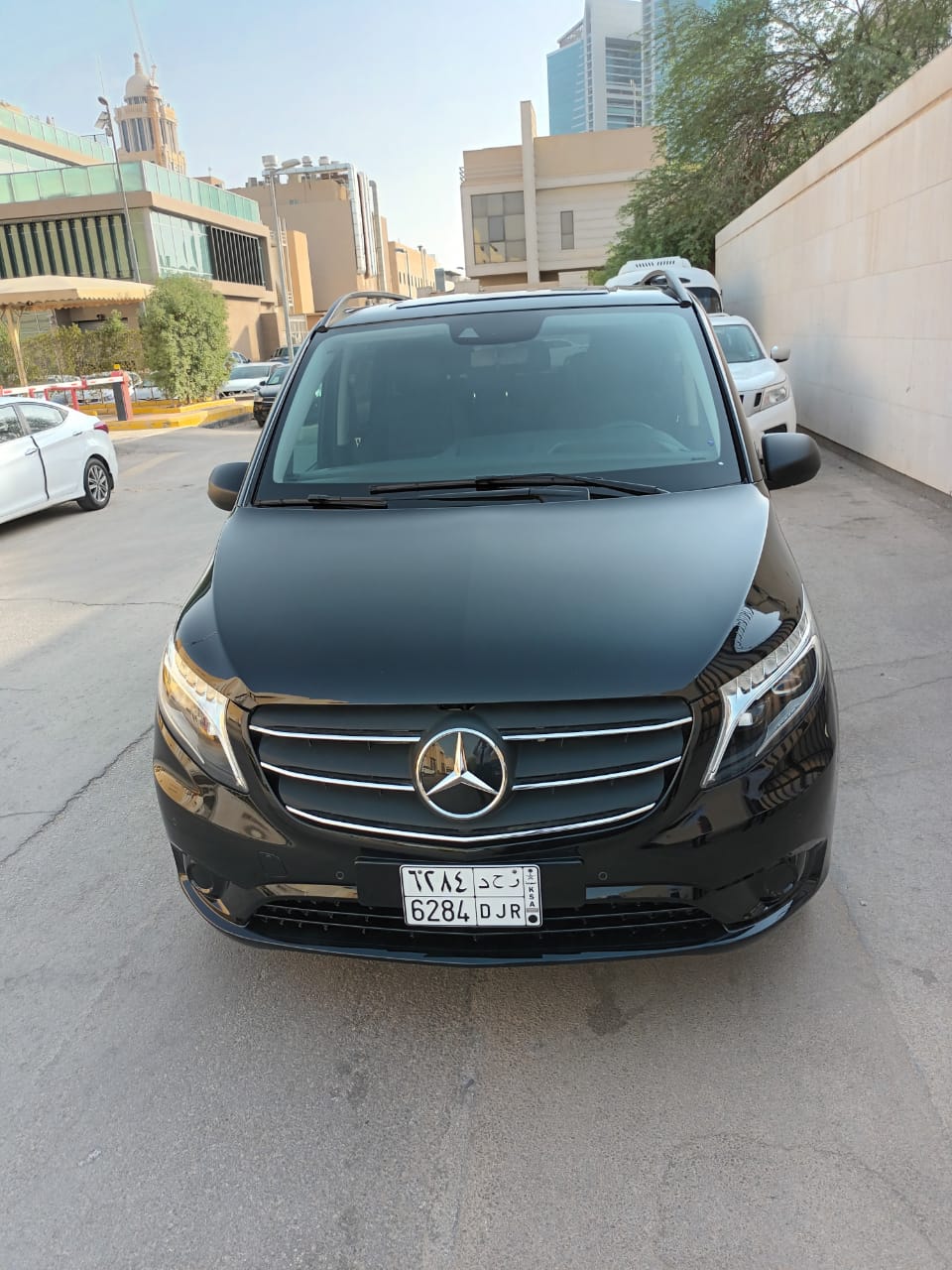 MPV - Multi-Purpose Vehicle - Image 2