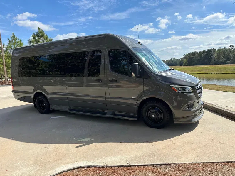 Executive Sprinter - Image 2