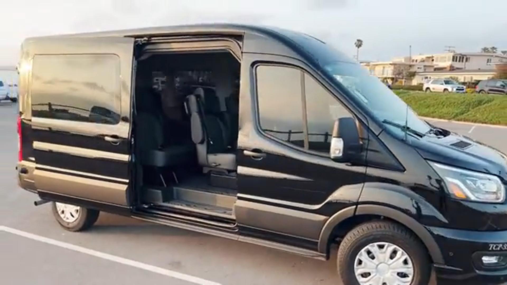 Luxuary Ford Transit 9 pasenger van - Image 2