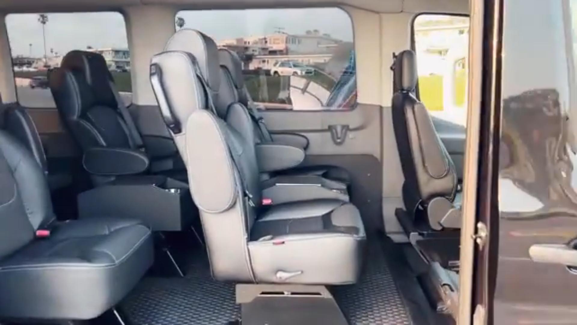 Luxuary Ford Transit 9 pasenger van - Image 4