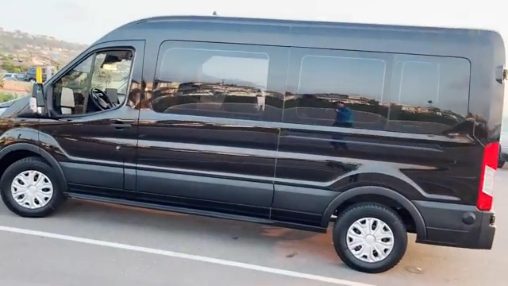 Luxuary Ford Transit 9 pasenger van - Image 6