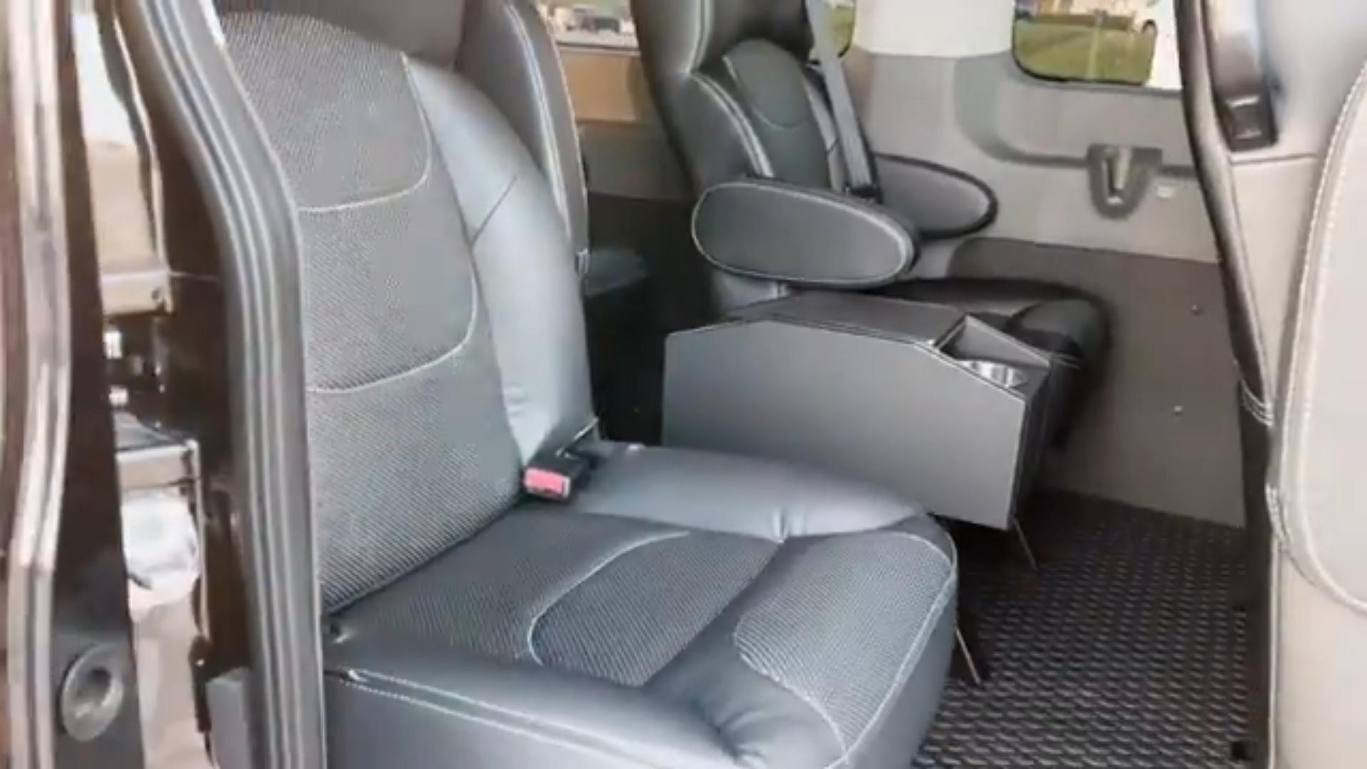 Luxuary Ford Transit 9 pasenger van - Image 7