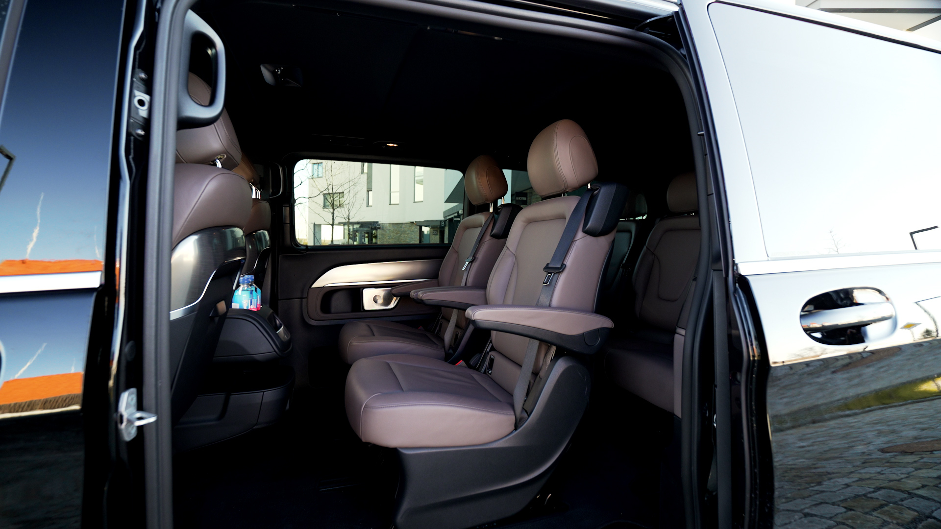 BUSINESS VAN - Image 2