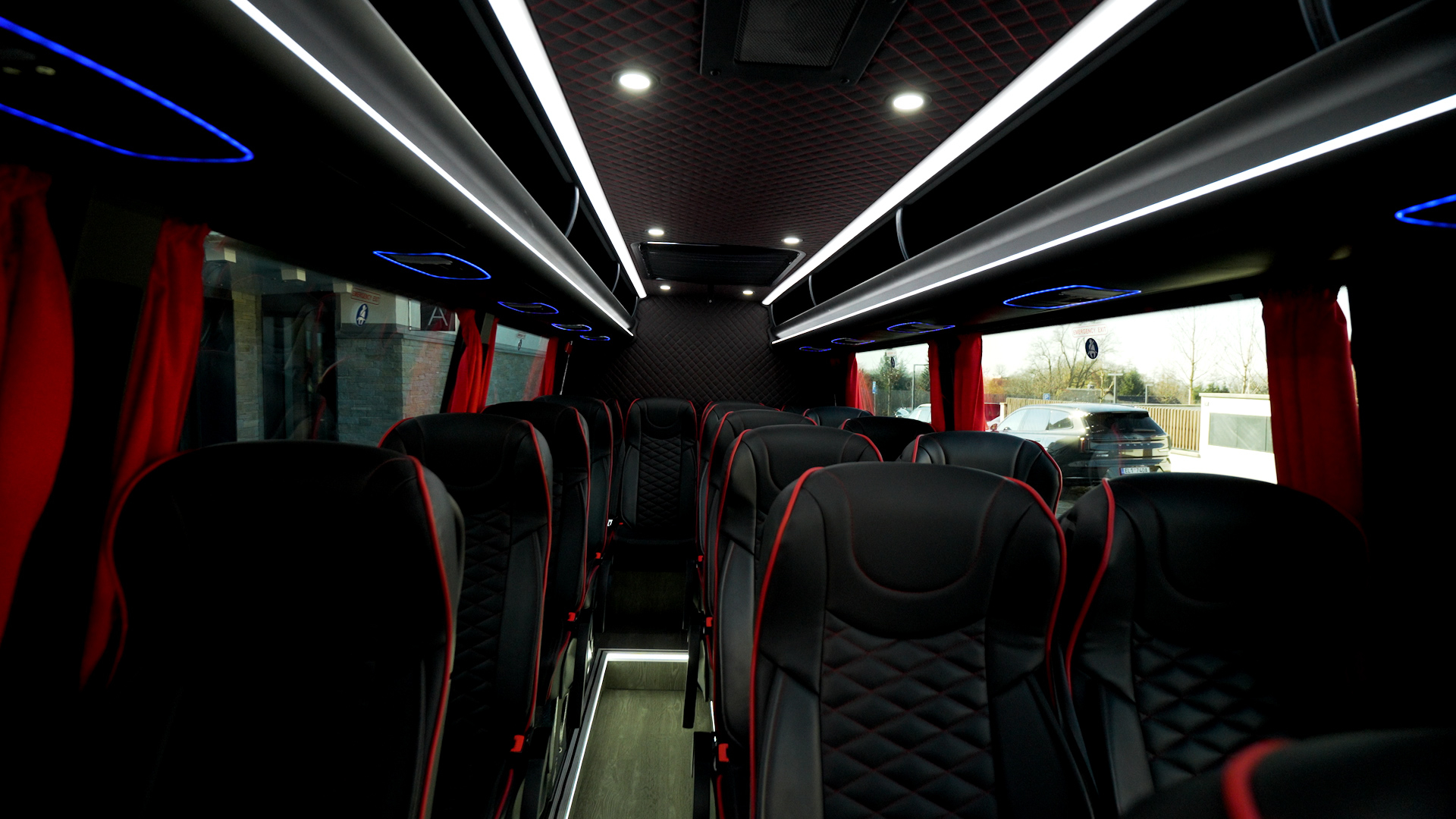 EXECUTIVE MINIBUS - Image 2