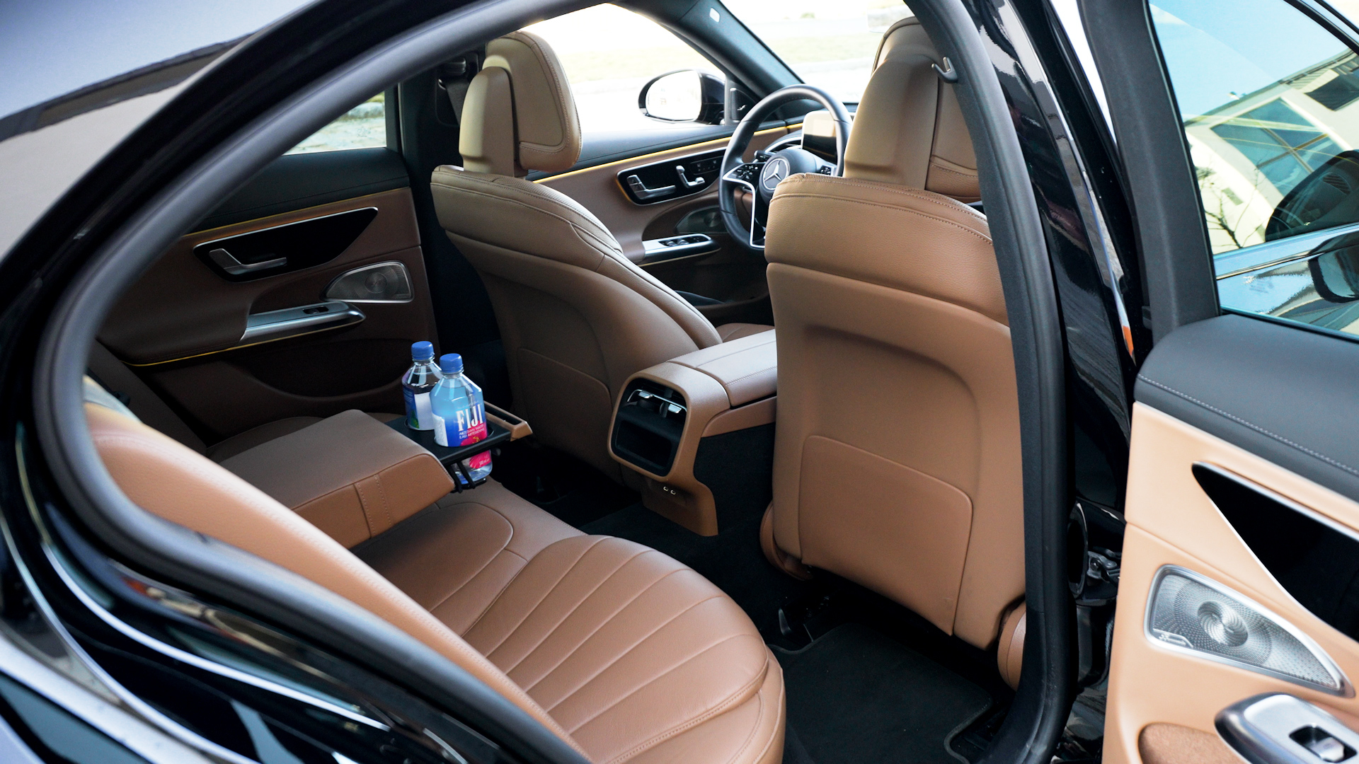 BUSINESS SEDAN - Image 2