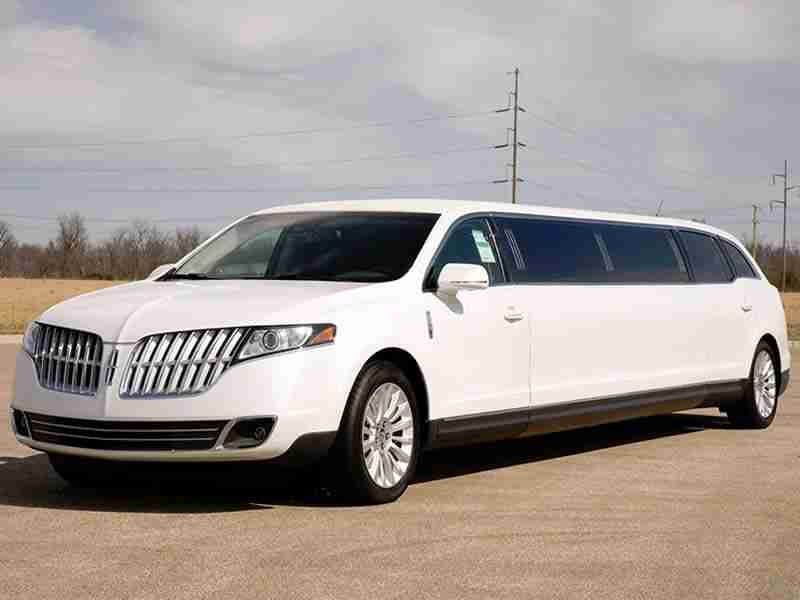 10 Passenger Lincoln Stretch Limousine