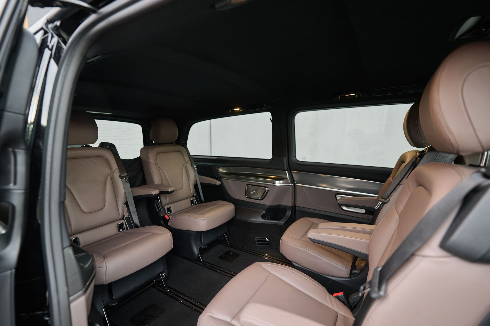 Mercedes V-Class Premium Van - Image 2