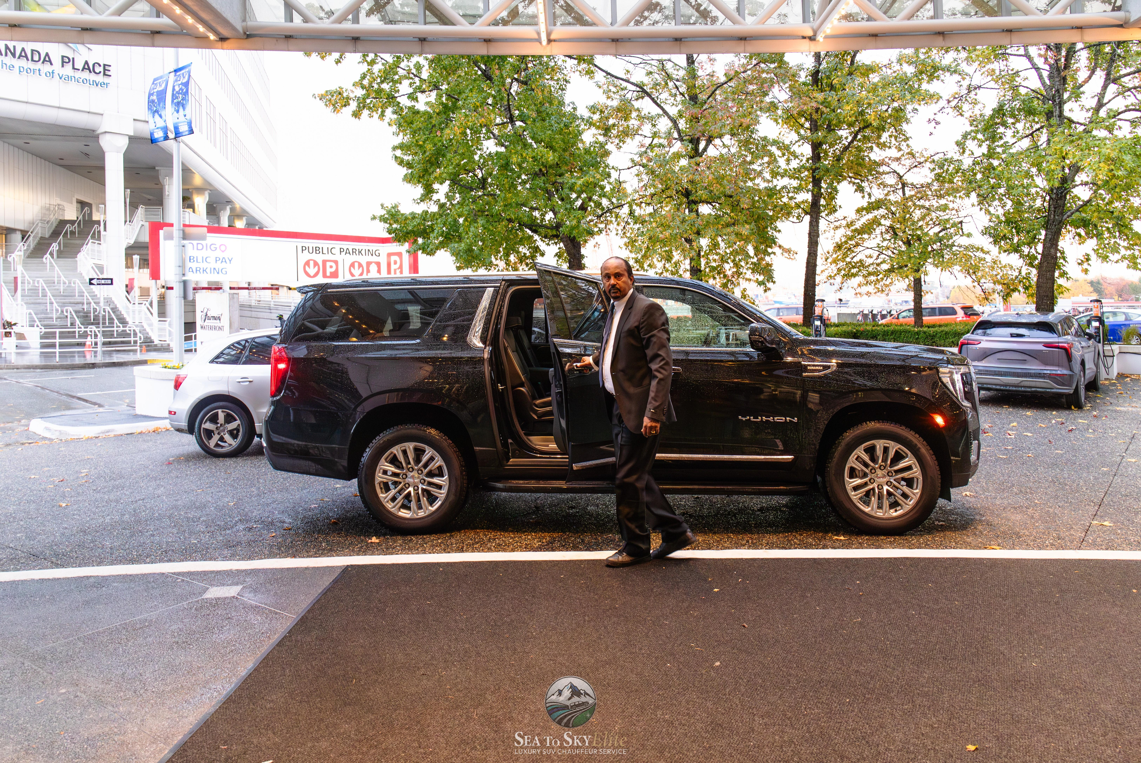 2024 GMC Yukon XL (Black-on-Black), - Image 3