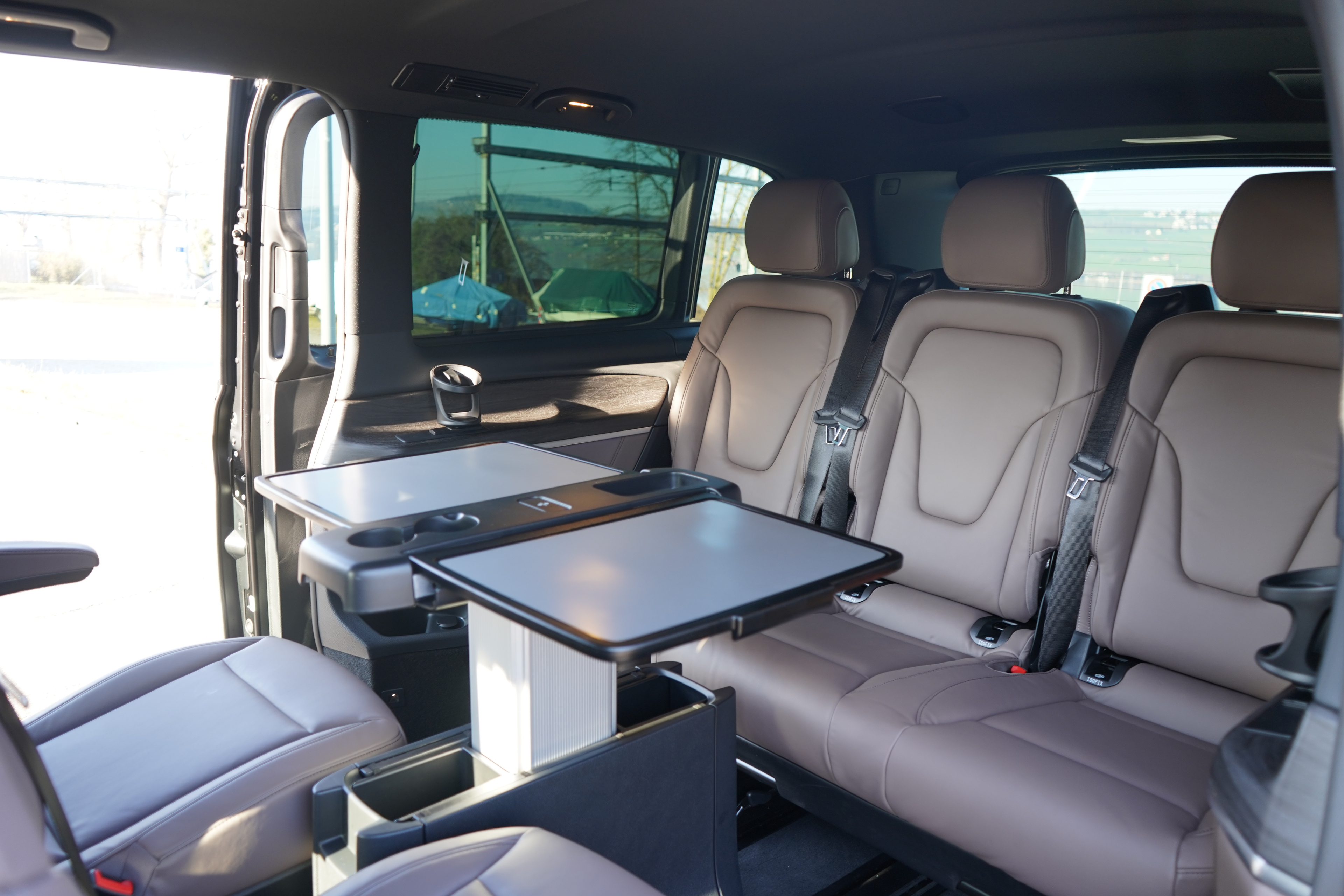 Mercedes-Benz V-Class 300d Extra Long 2025 - Image 2