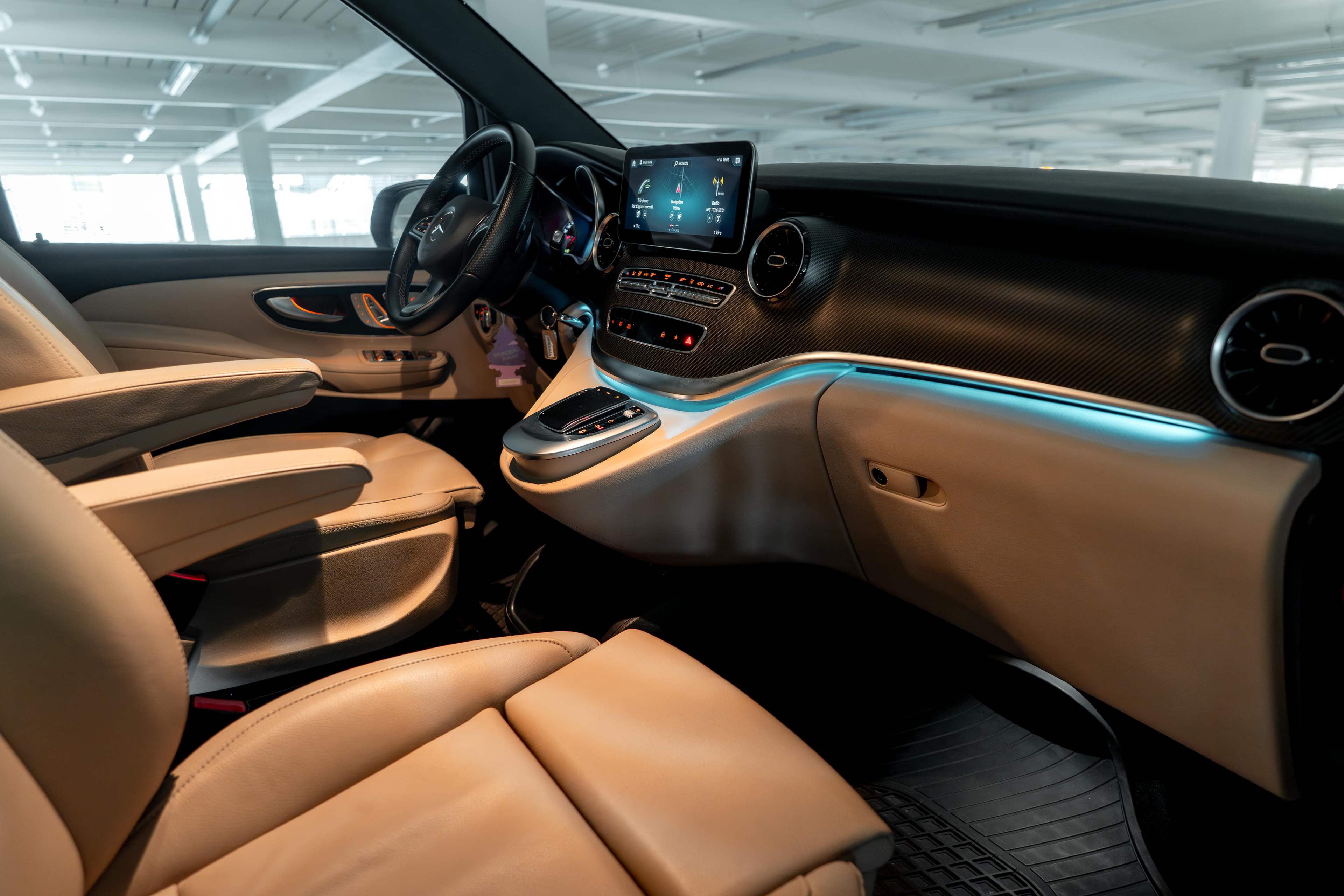 Luxury Mini Van - Image 4