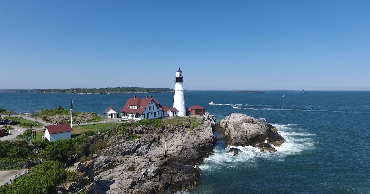 AAT-Maine Limousine Service - Luxury Ground Transportation Maine and Worldwide