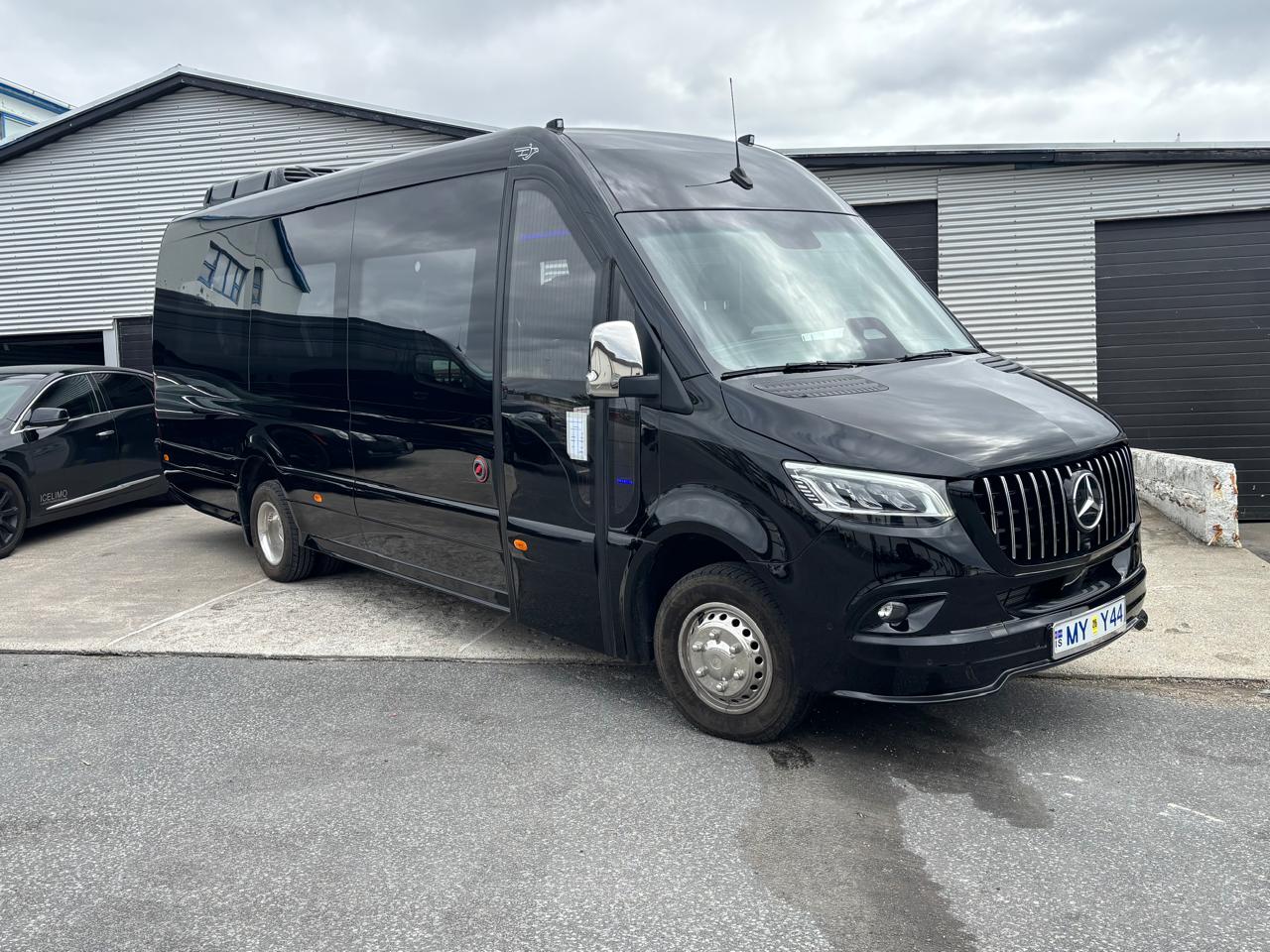 Mercedes  ( 19pax ) Fleet