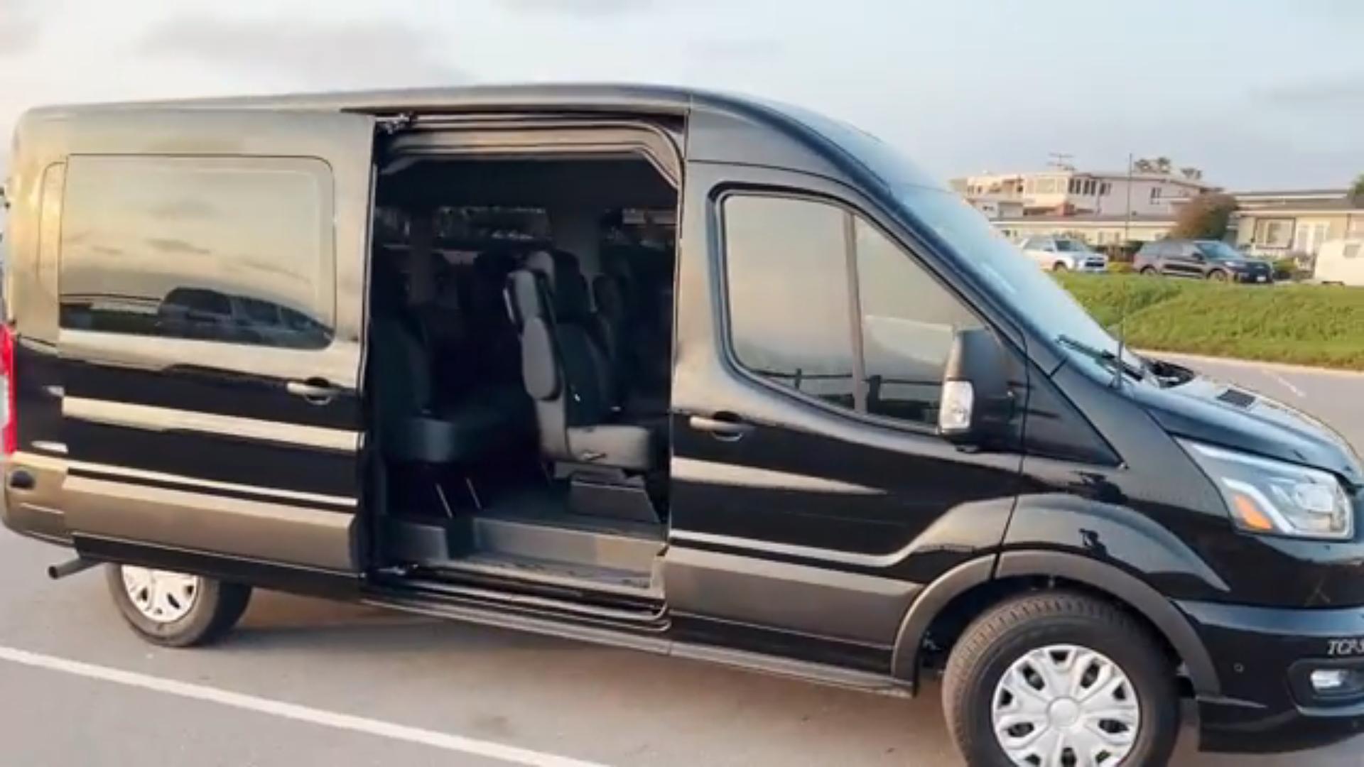 Luxuary Ford Transit 9 pasenger van Fleet