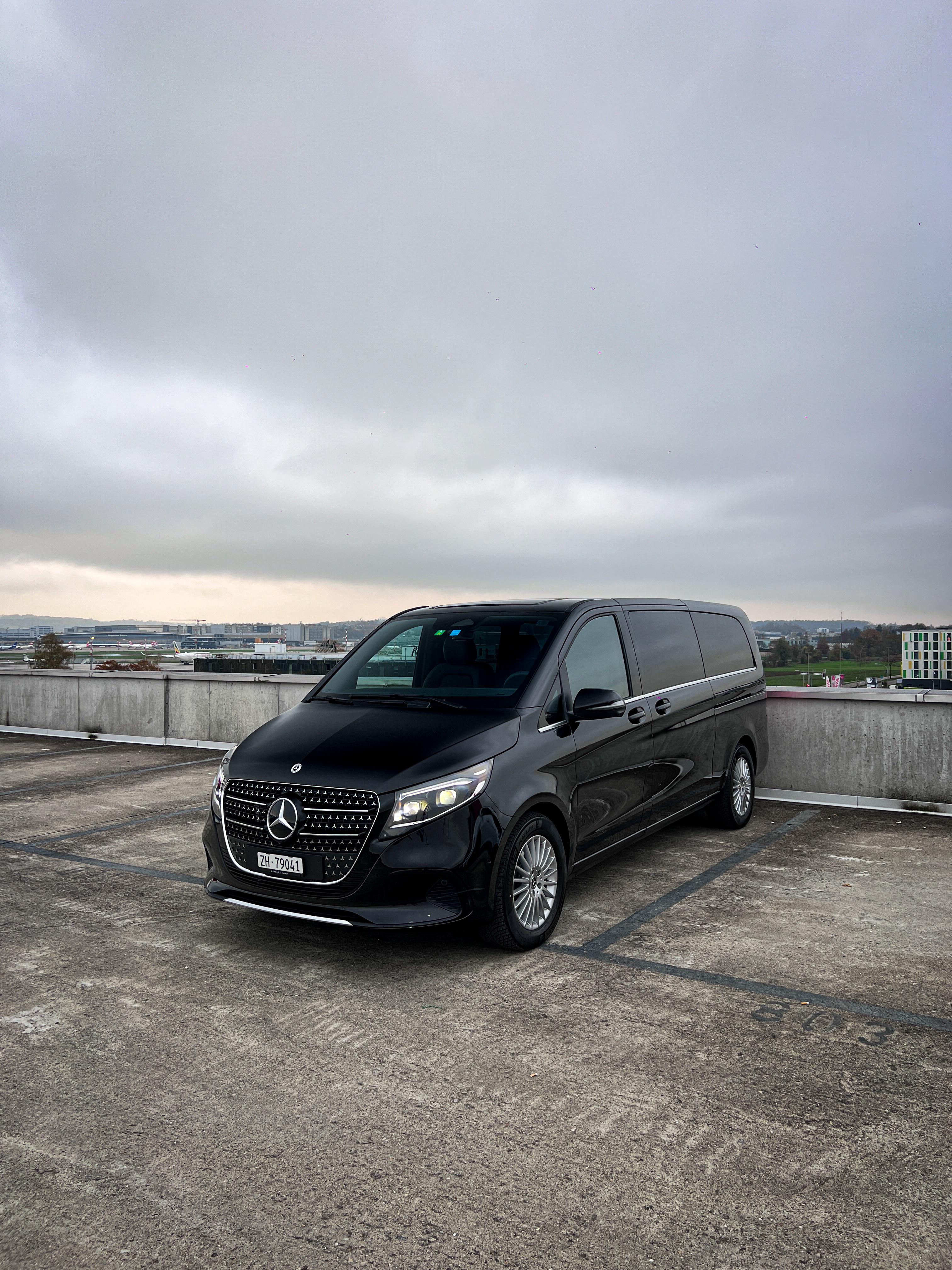 Mercedes V-Class XXL (seats 6 or 7 passengers) Fleet