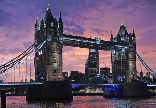 Chauffeur for a Private Tour of London