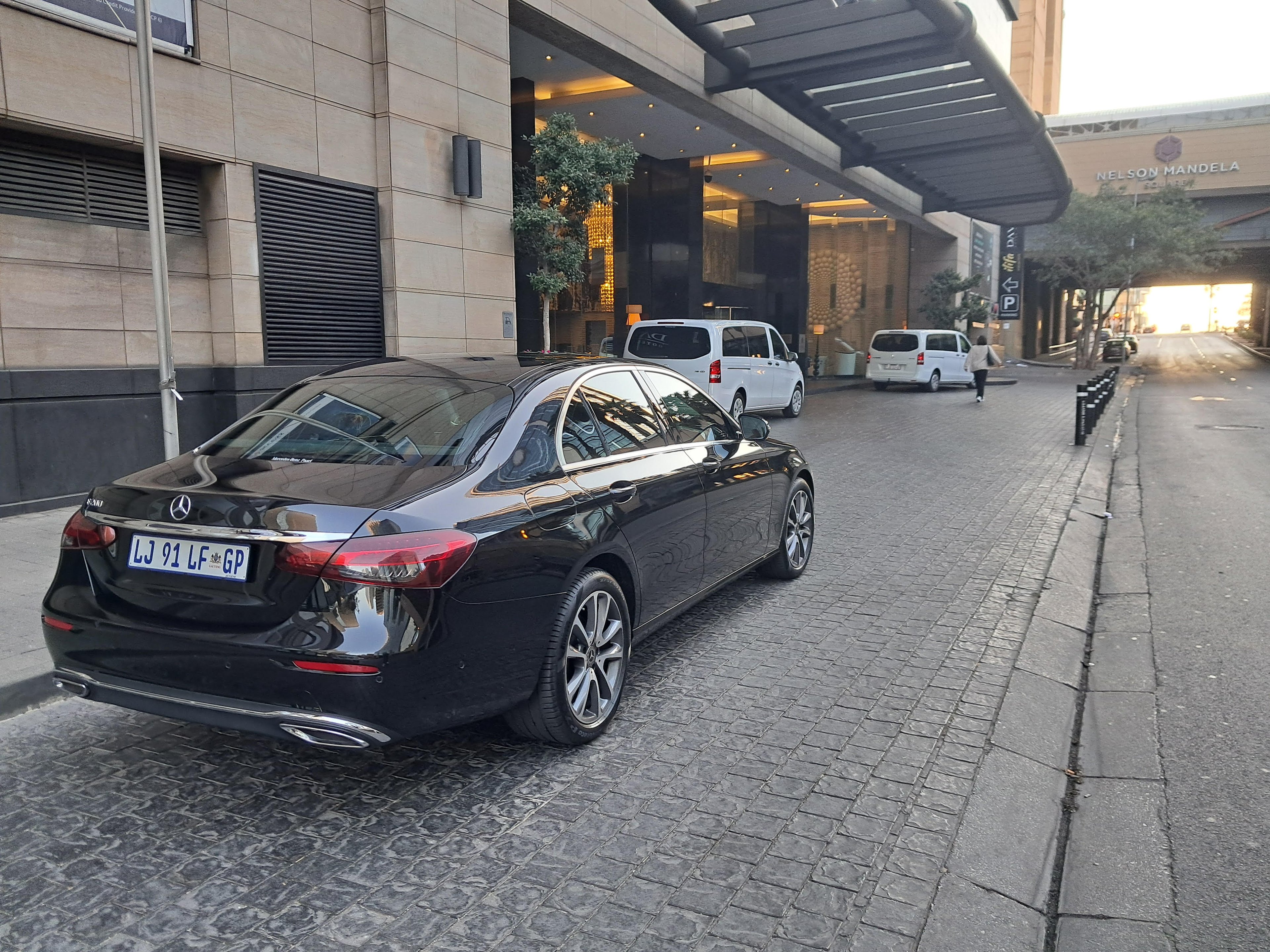 Airport & Hotel Transfers